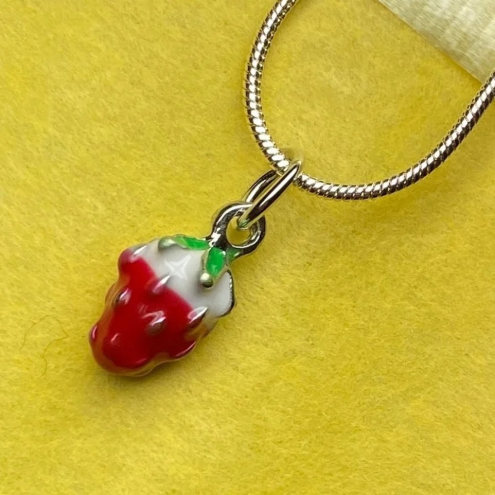 New! 925 sterling silver strawberry necklace